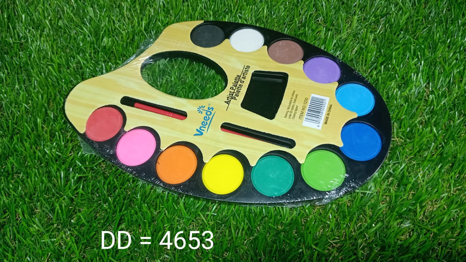Assorted colors in a non-toxic watercolor painting set Assorted colors in a non-toxic watercolor painting set
